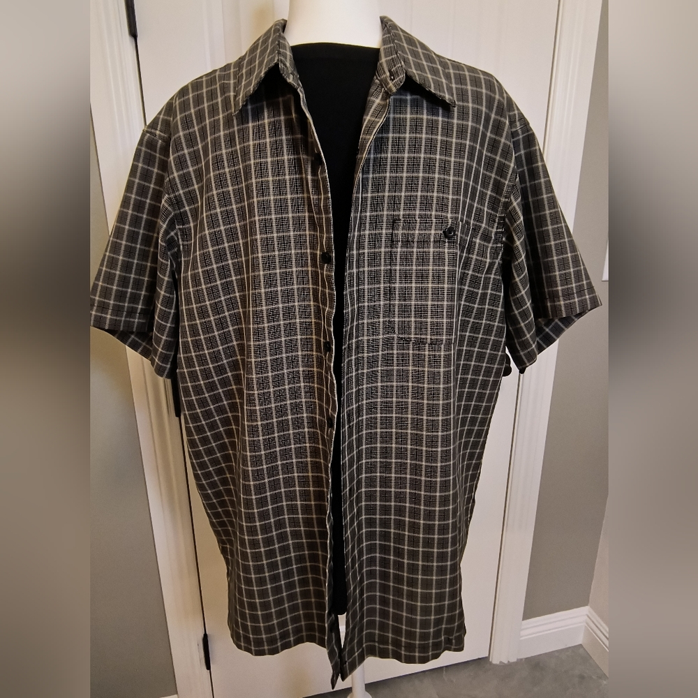 George® Mens Short Sleeve Button up Shirt size 42-44 (medium)